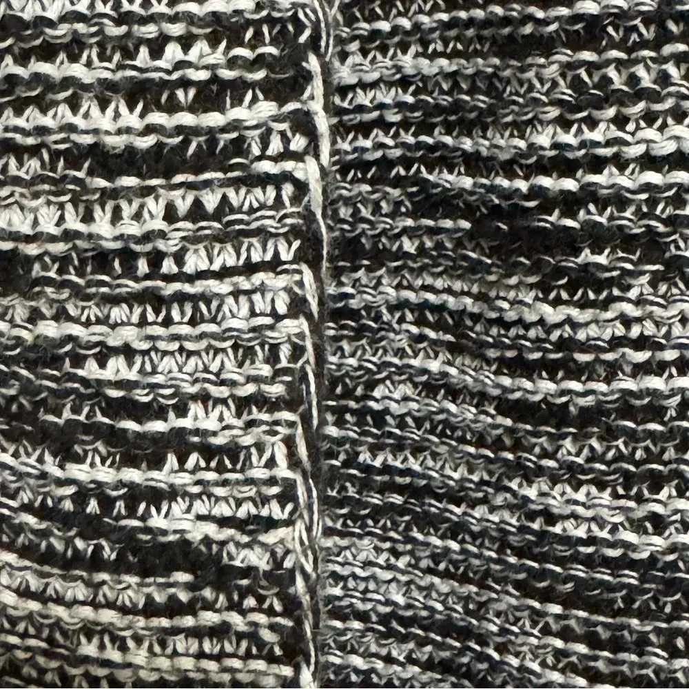 GAP Black and White Marled Textured Long Sweater Vest 100% Cotton Size Small